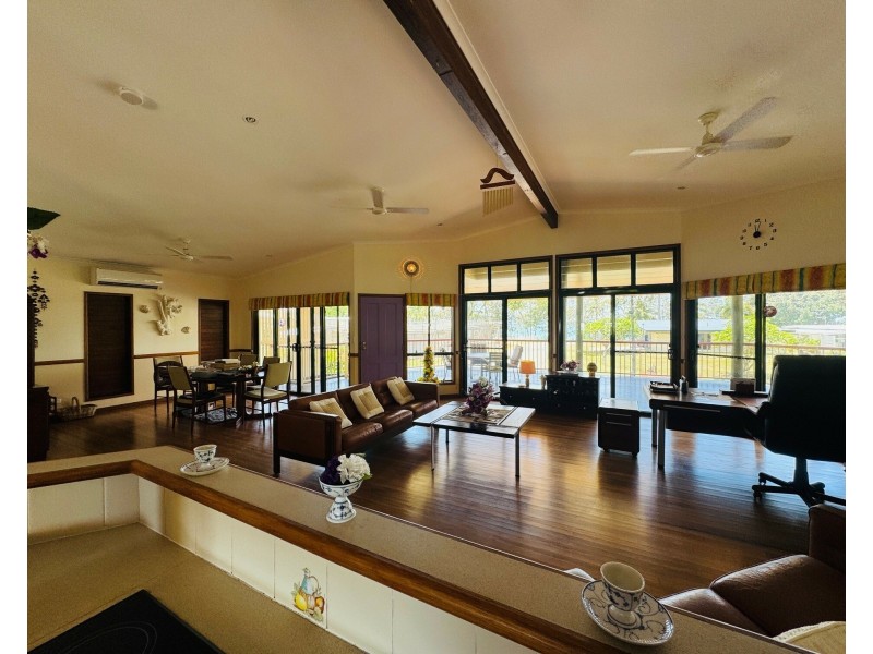 30 Wall St, South Mission Beach QLD 4852