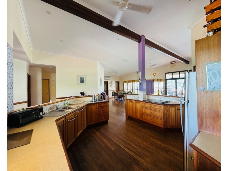 30 Wall St, South Mission Beach QLD 4852