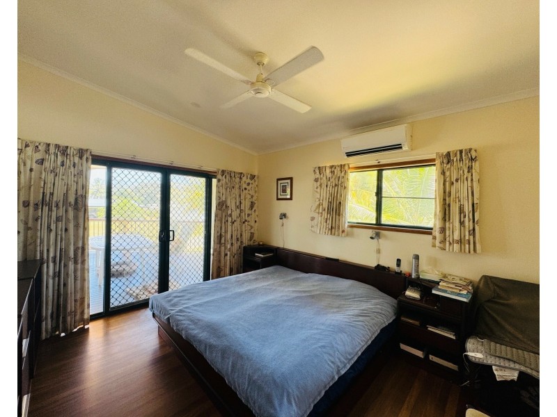 30 Wall St, South Mission Beach QLD 4852