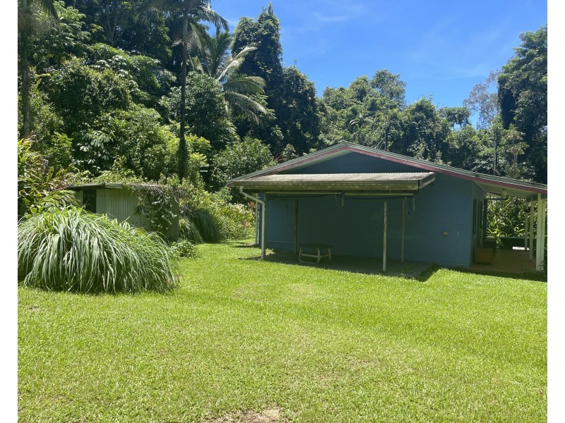 514 Bingil Bay Rd, Midgeree Bar QLD 4852