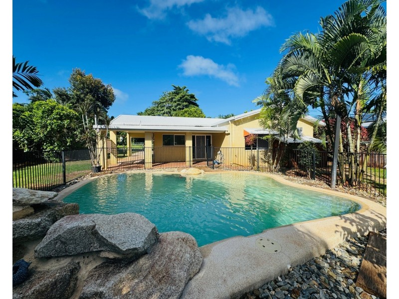 8 Yamala Cl, Mission Beach QLD 4852