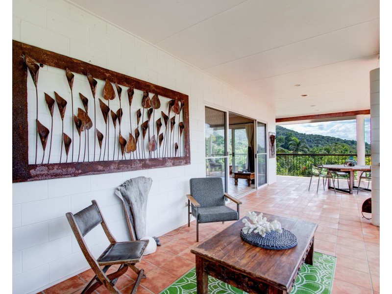 105 Alexander Dr, Mission Beach QLD 4852