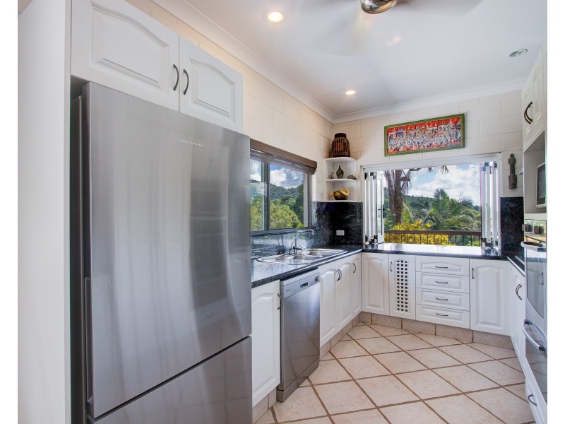 105 Alexander Dr, Mission Beach QLD 4852