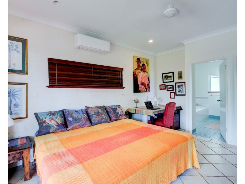 105 Alexander Dr, Mission Beach QLD 4852
