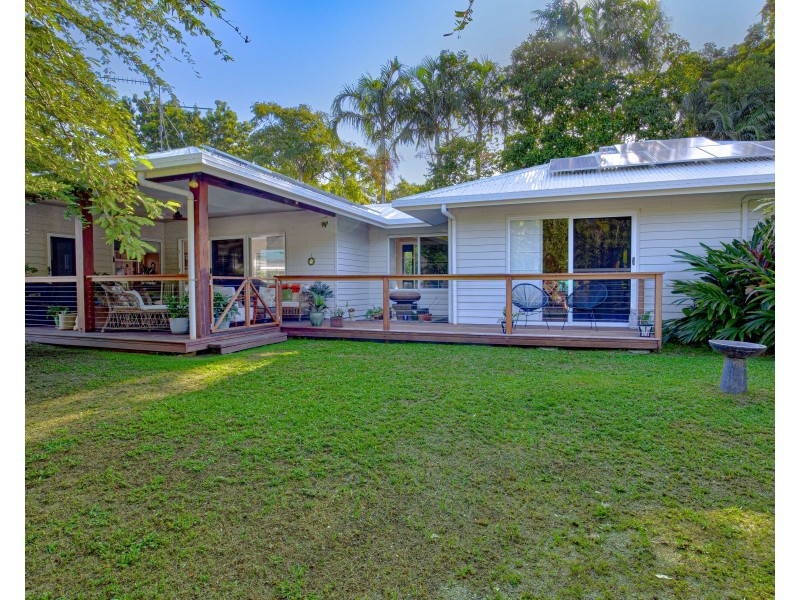 15 Spurwood Cl, Wongaling Beach QLD 4852