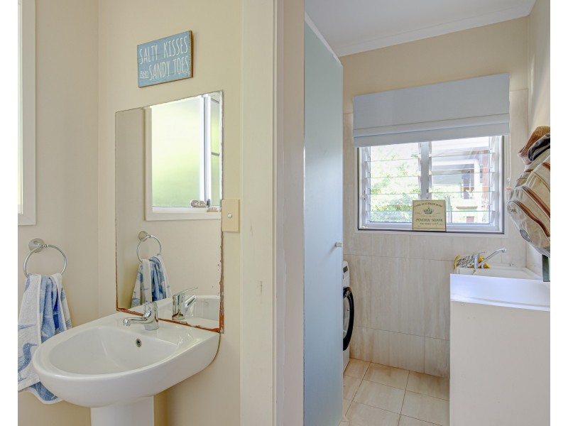 15 Spurwood Cl, Wongaling Beach QLD 4852