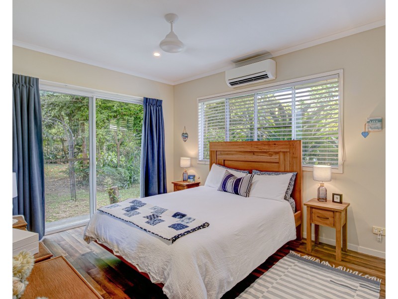 15 Spurwood Cl, Wongaling Beach QLD 4852