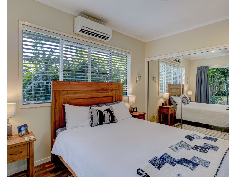 15 Spurwood Cl, Wongaling Beach QLD 4852
