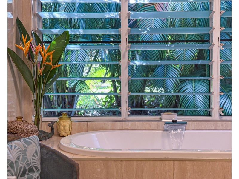 15 Spurwood Cl, Wongaling Beach QLD 4852
