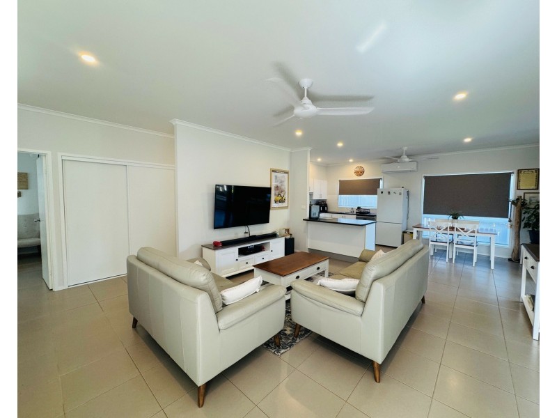 1/20 Seaview St, Mission Beach QLD 4852