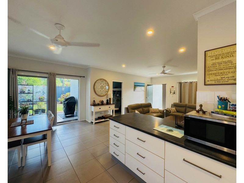 1/20 Seaview St, Mission Beach QLD 4852