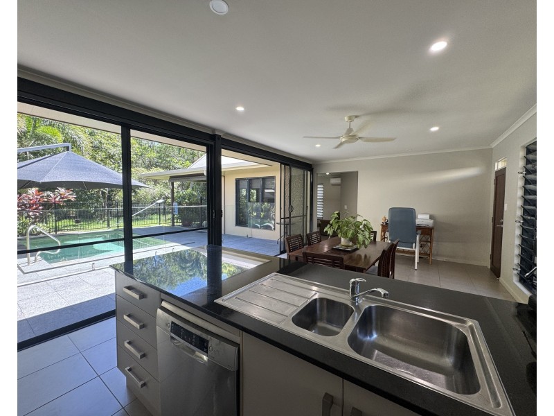 2/34 Mariner Dr, South Mission Beach QLD 4852
