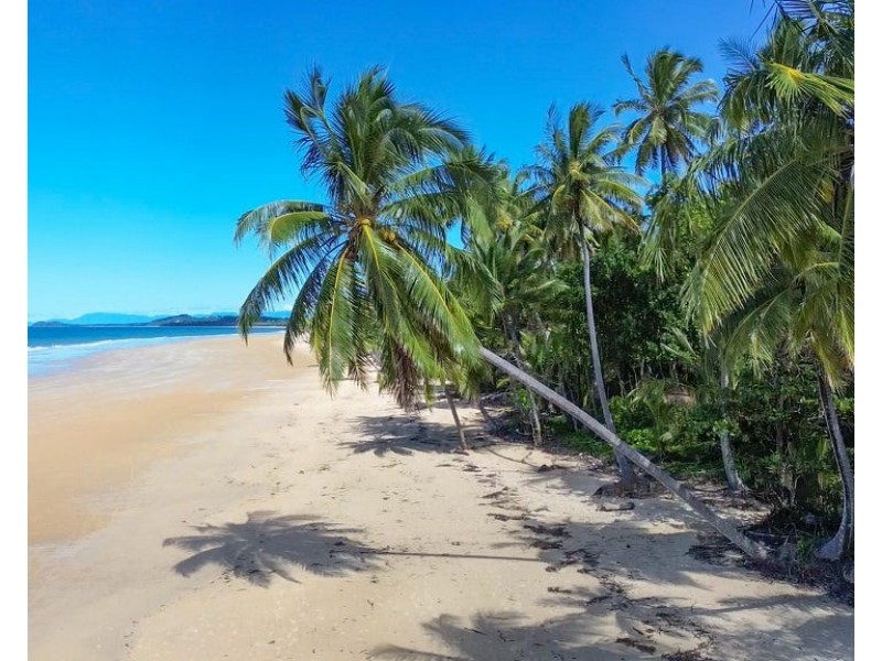 2 Pacific Parade, Mission Beach QLD 4852