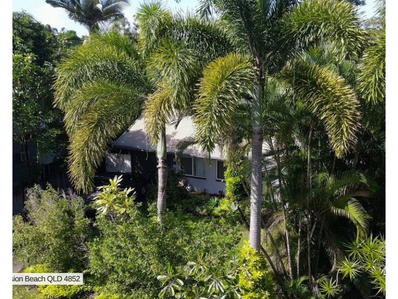 7 Kent Close, Mission Beach QLD 4852