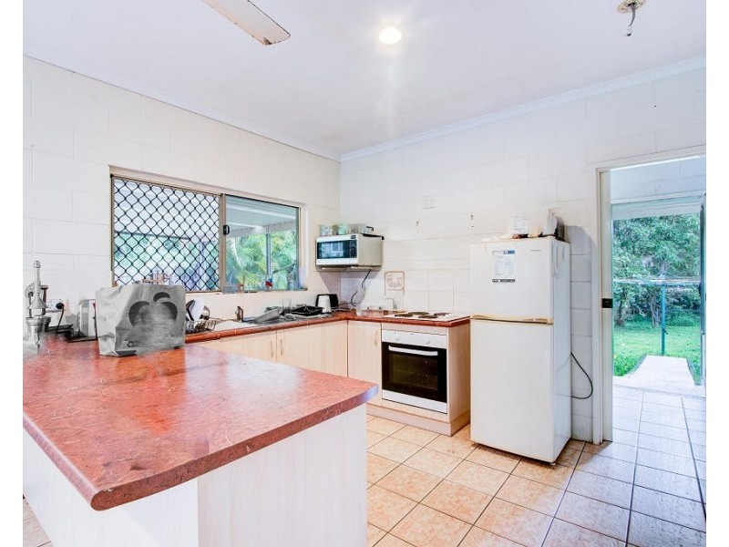 7 Kent Close, Mission Beach QLD 4852
