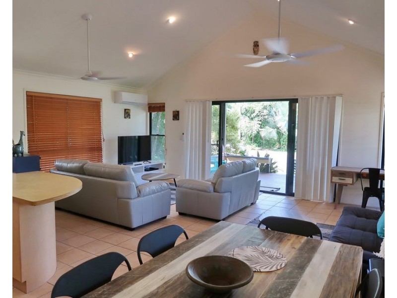 1/21-23 Reid Road, Wongaling Beach QLD 4852