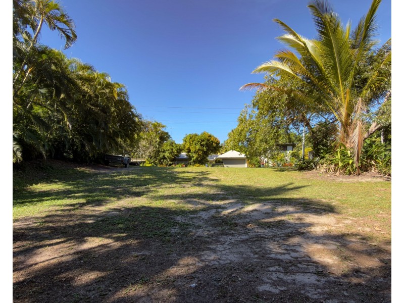 25 Reid Road, Wongaling Beach QLD 4852