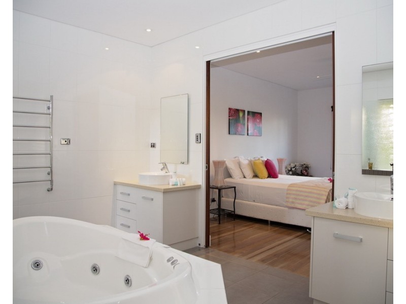 Unit 1/2B Reid Rd, Wongaling Beach QLD 4852