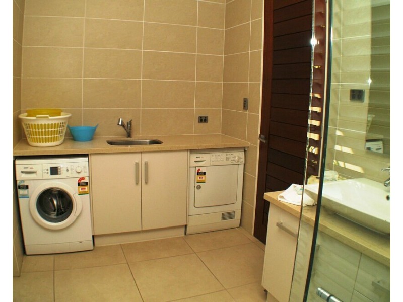 Unit 1/2B Reid Rd, Wongaling Beach QLD 4852