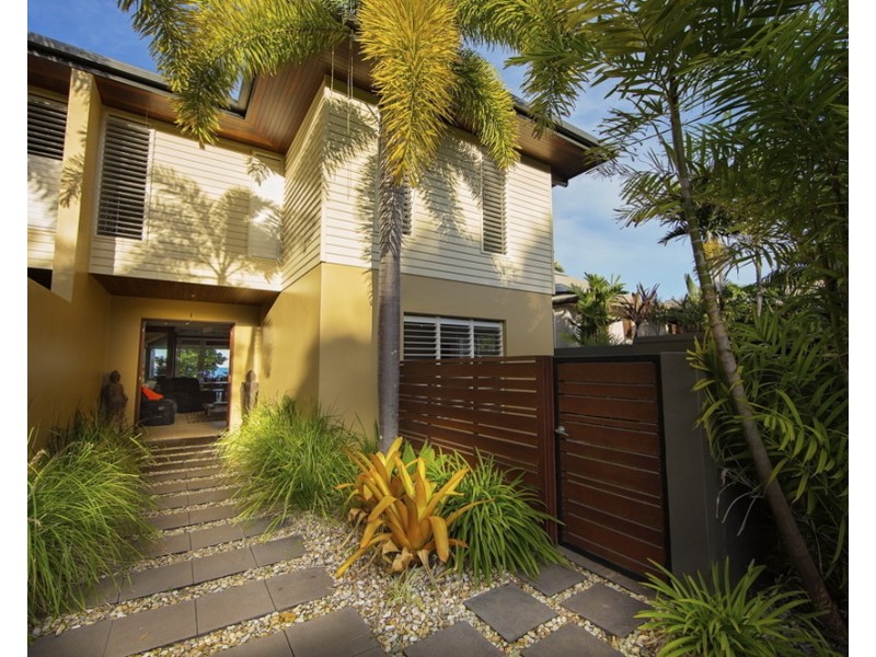 Unit 1/2B Reid Rd, Wongaling Beach QLD 4852