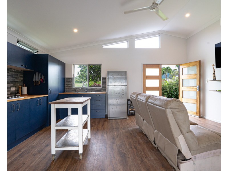 54 Shelly Ct, Mission Beach QLD 4852