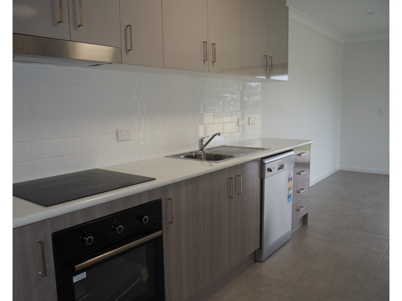 2/8 Coralli Close, Mission Beach QLD 4852