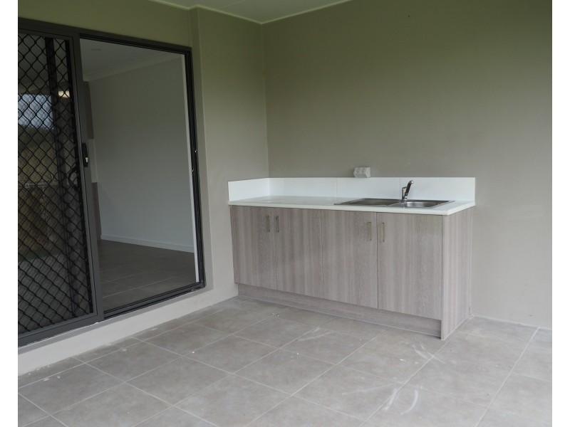 2/8 Coralli Close, Mission Beach QLD 4852