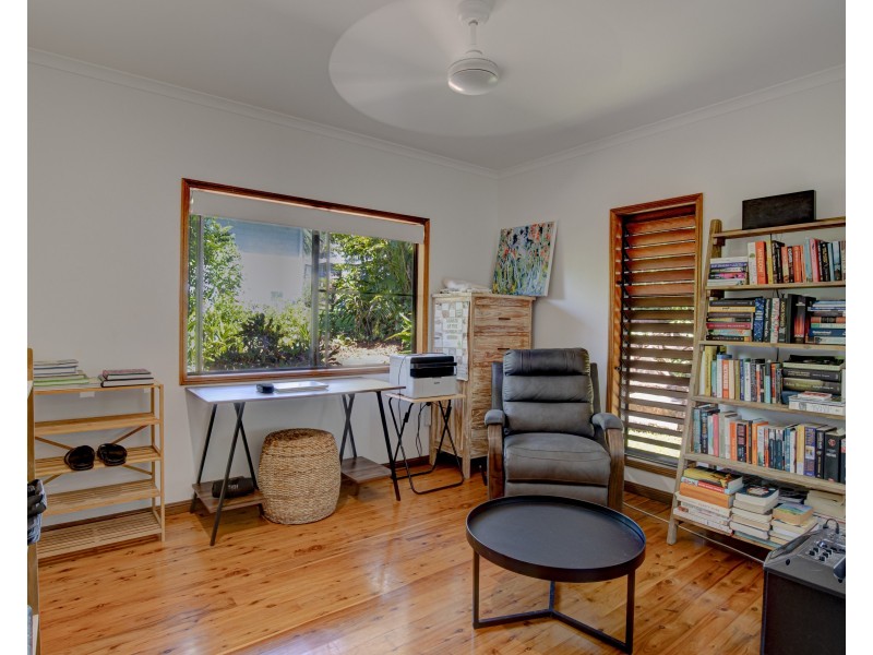 12 Admiralty St, South Mission Beach QLD 4852