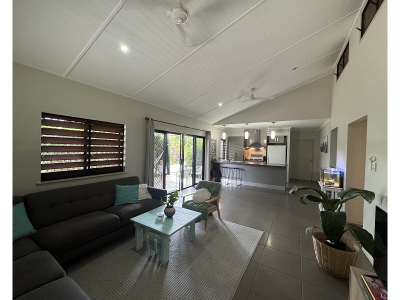 45 Midshipman St, South Mission Beach QLD 4852