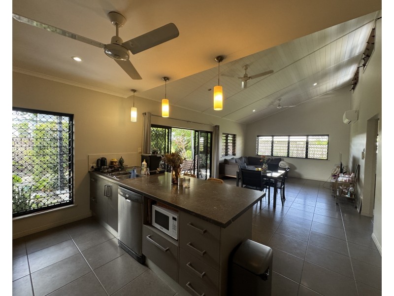 45 Midshipman St, South Mission Beach QLD 4852
