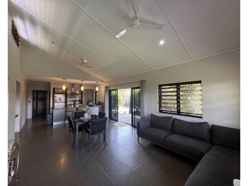45 Midshipman St, South Mission Beach QLD 4852