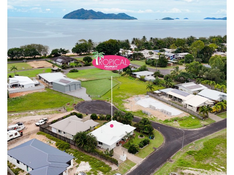 1/1 Seaview Court, Wongaling Beach QLD 4852
