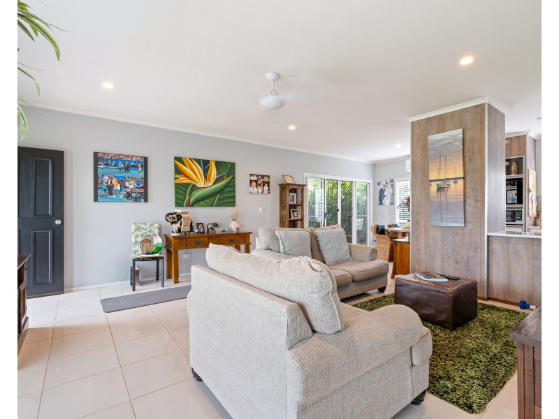 1/1 Seaview Court, Wongaling Beach QLD 4852