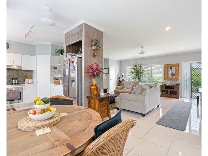 1/1 Seaview Court, Wongaling Beach QLD 4852