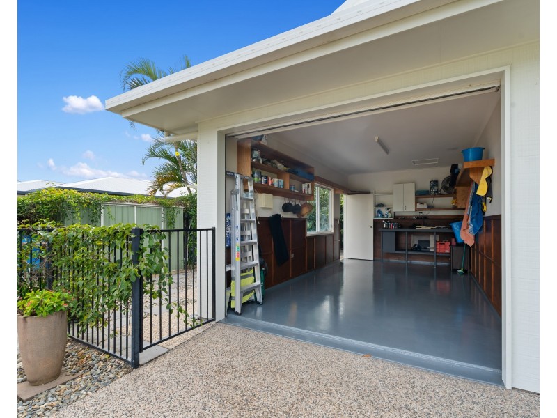 1/1 Seaview Court, Wongaling Beach QLD 4852