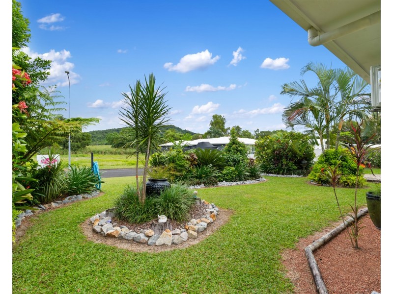 1/1 Seaview Court, Wongaling Beach QLD 4852