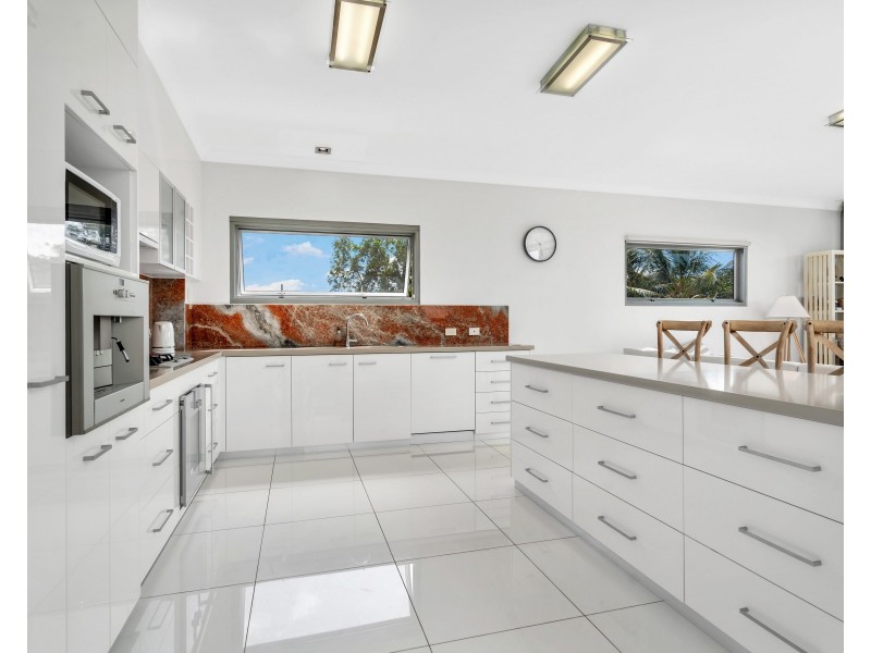 2 Donkin Lane, Mission Beach QLD 4852