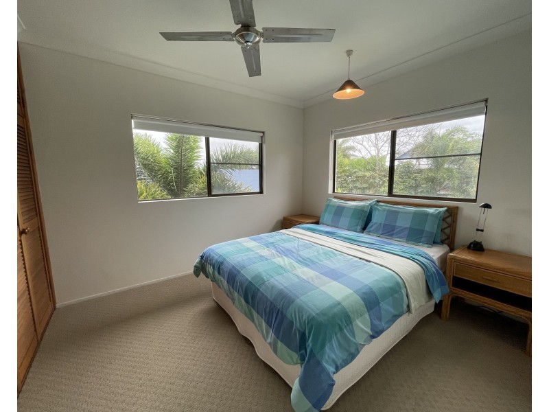 Unit 4/135 Reid Rd, Wongaling Beach QLD 4852