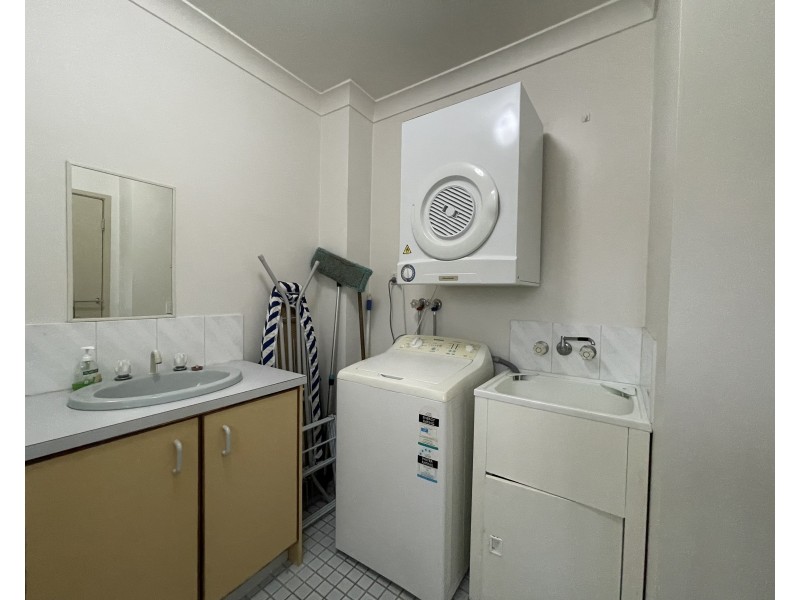 Unit 4/135 Reid Rd, Wongaling Beach QLD 4852
