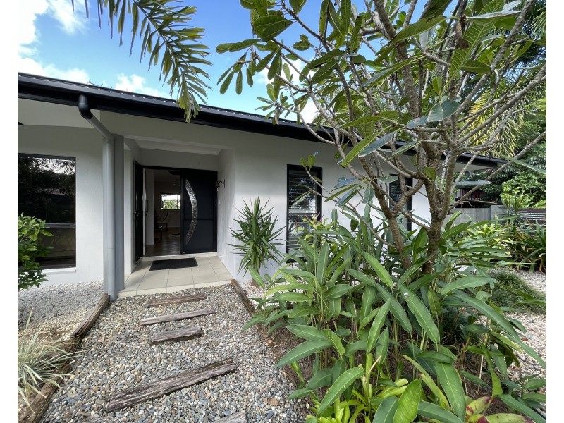 2 Mcnamara St, Wongaling Beach QLD 4852