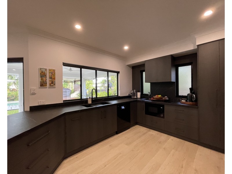 2 Mcnamara St, Wongaling Beach QLD 4852