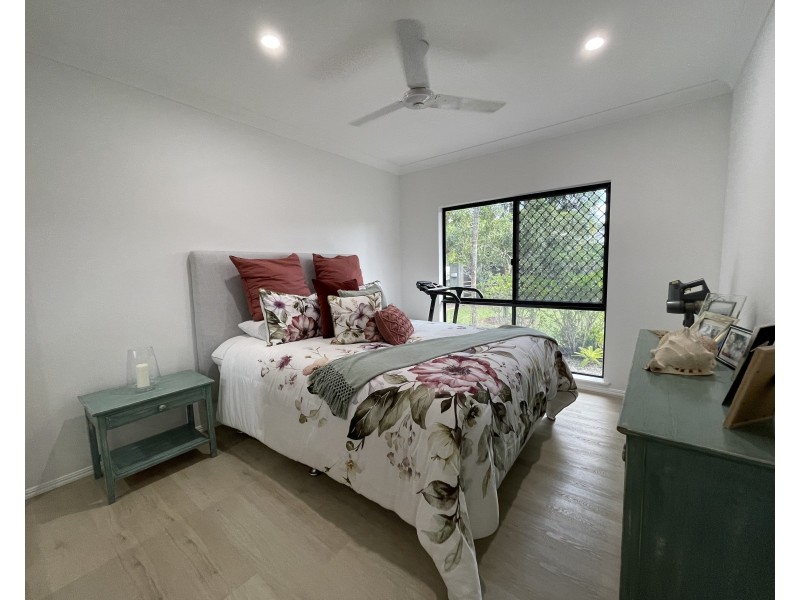 2 Mcnamara St, Wongaling Beach QLD 4852