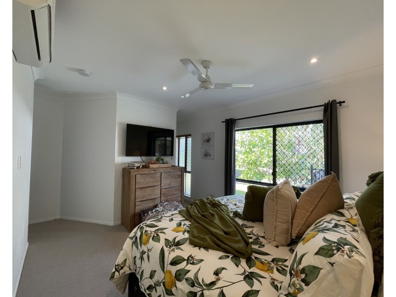 2 Mcnamara St, Wongaling Beach QLD 4852
