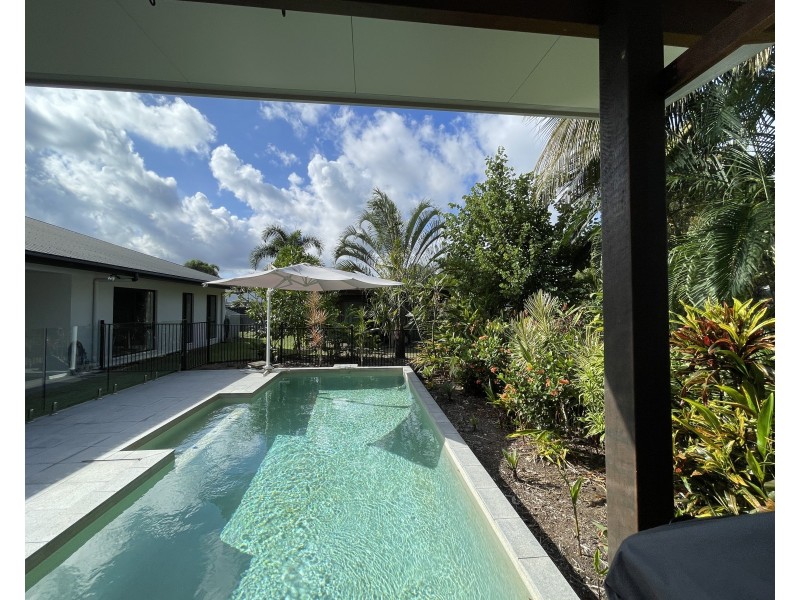 2 Mcnamara St, Wongaling Beach QLD 4852