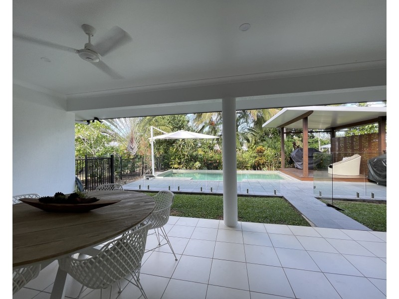 2 Mcnamara St, Wongaling Beach QLD 4852
