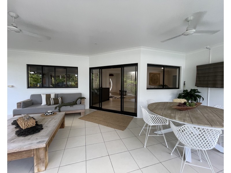 2 Mcnamara St, Wongaling Beach QLD 4852