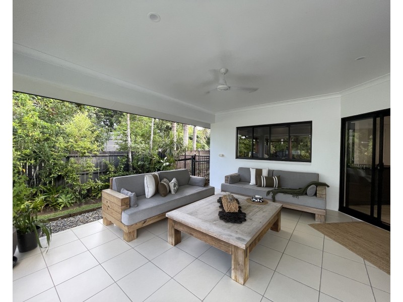 2 Mcnamara St, Wongaling Beach QLD 4852