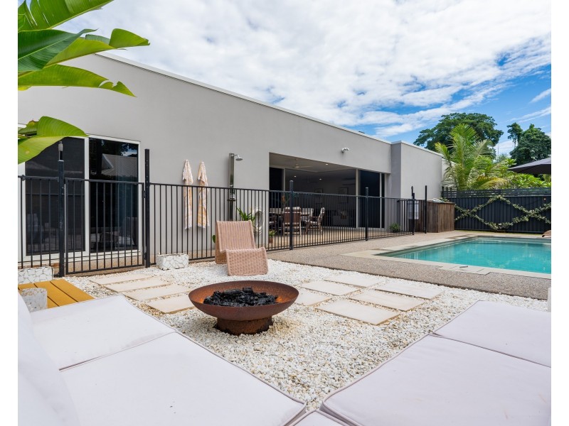 14 Seagull Cl, Mission Beach QLD 4852