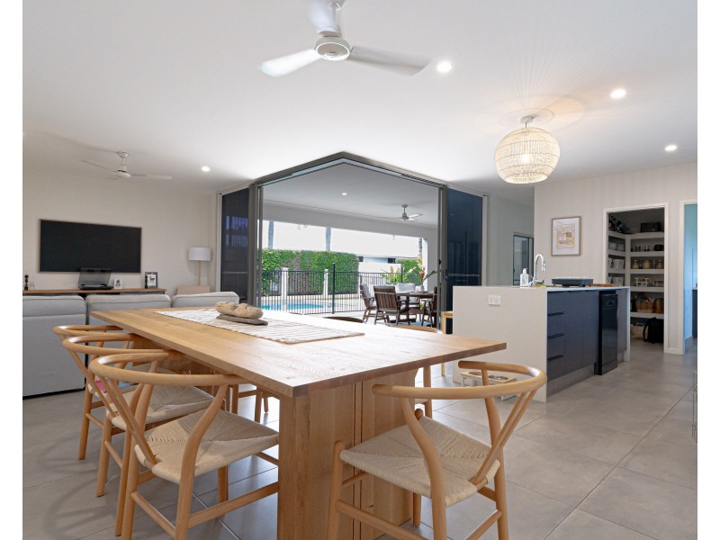 14 Seagull Cl, Mission Beach QLD 4852