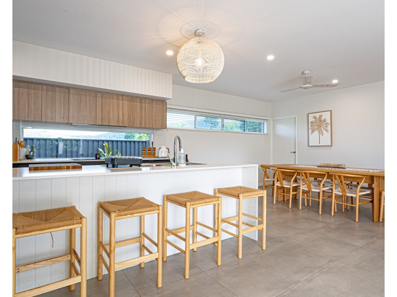 14 Seagull Cl, Mission Beach QLD 4852